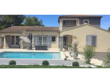 villa avec piscine et terrasse pernes-les-fontaines (84)