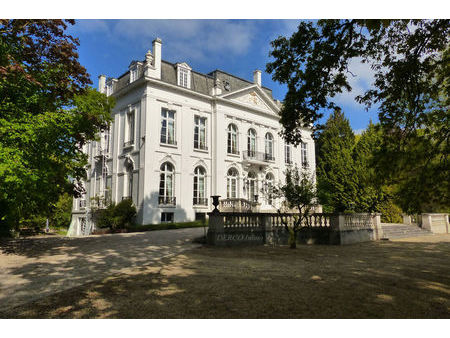 prachtig kasteel in voormalig voorouderlijk domein belgische koninklijke familie