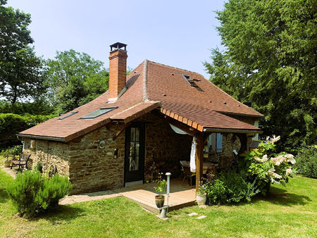 cottage : une maison  deux roulottes...