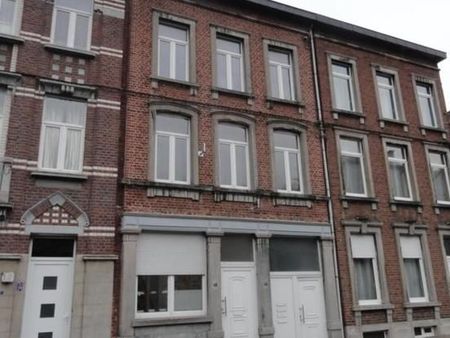 vaste maison de rapport reguliere pour 3 appartements