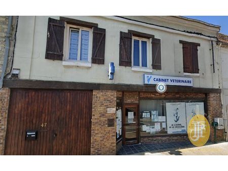 local commercial 4 pièces 161 m² gasny
