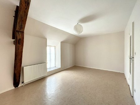 location appartement  41.9 m² t-2 à janville  470 €