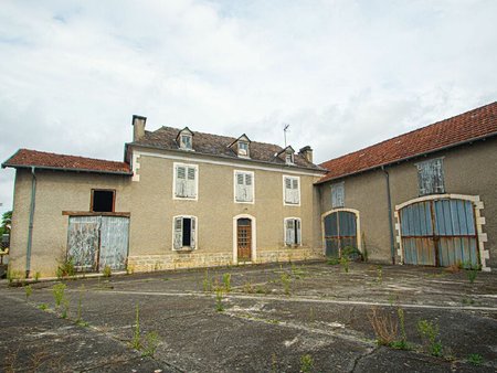 maison mazères-lezons 470 m² t-3 à vendre  220 000 €