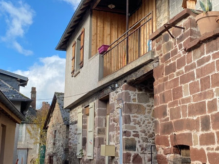 a vendre - maison de village entiérement restaurée avec gara