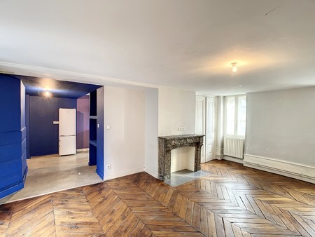 à vendre : magnifique appartement de 124 m2 (+ 18 m2 de surface utile) situé dans un immeu