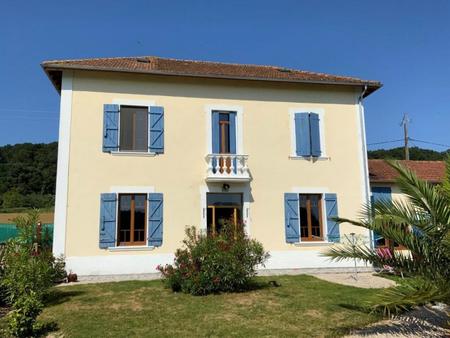 à vendre  proche de trie-sur-baïse (hautes-pyrénées): maison rénovée avec double vitrage  