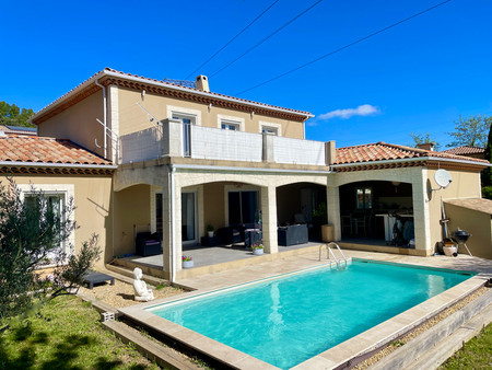 proche manosque : vaste villa moderne avec 7 chambres  piscine  garage et grand jardin. id