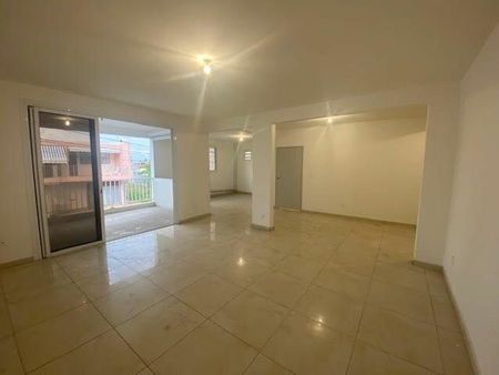 location appartement  104 m² t-4 à   850 €