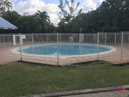 appartement vue piscine
