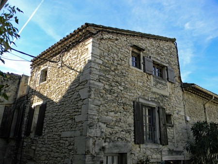 maison de village avec terrasse  à vendre drome provençale  taulignan