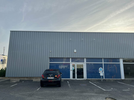 location de local commercial de 950 m² à chambray-lès-tours - 37170