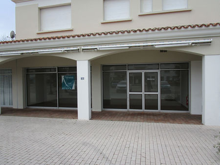 location local commercial  47.70m²  saint