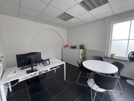 bureau (418 m²) à louer à de pinte le long de la n60