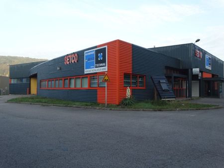 local commercial 1007 m² le houlme