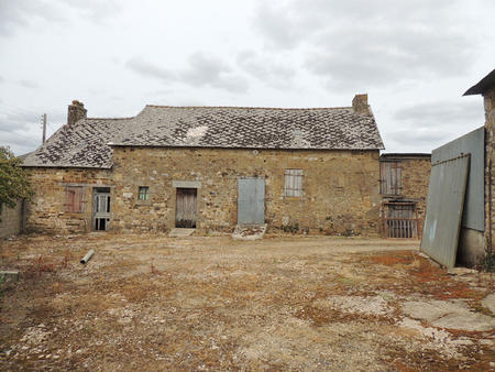 vente maison à saint-pierre-des-landes (53500) : à vendre / saint-pierre-des-landes
