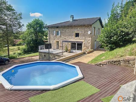 coup de cœur pour cette maison en pierres à arcinges