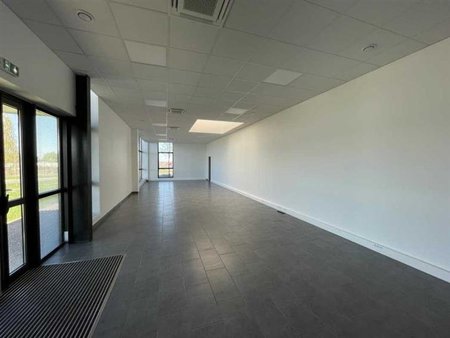 location bureau poitiers 180 m²