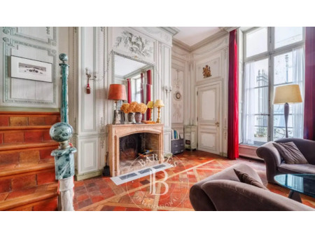 appartement de prestige en vente à paris 4e : a l'étage noble de l'ancien hôtel particulie