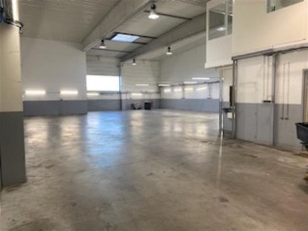 location local d'activités sainghin en melantois 584 m²