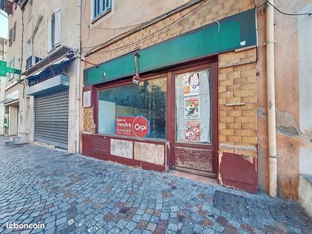local commercial 27 m²