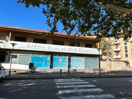 local commercial 23 m²