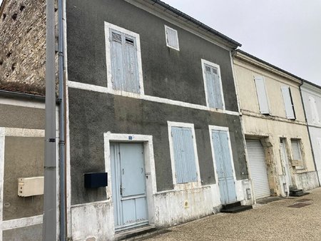 maison saint-hilaire-de-villefranche 130 m² t-5 à vendre  75 000 €