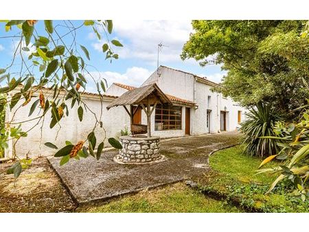 maison saint-just-luzac 160 m² t-5 à vendre  365 000 €