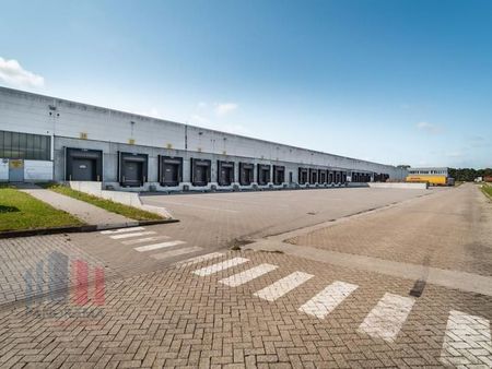 15.000 m² d'entrepôt logistique personnalisé sur l'e19