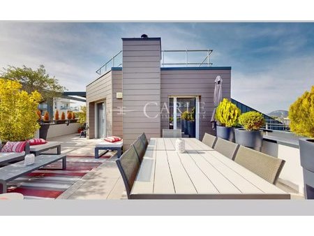 villa sur toit de 108 m² avec terrasse de 77 m² et vue dégagée