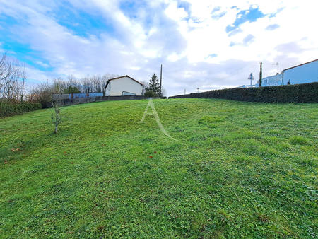 vente terrain à pouzauges (85700) : à vendre / 1048m² pouzauges