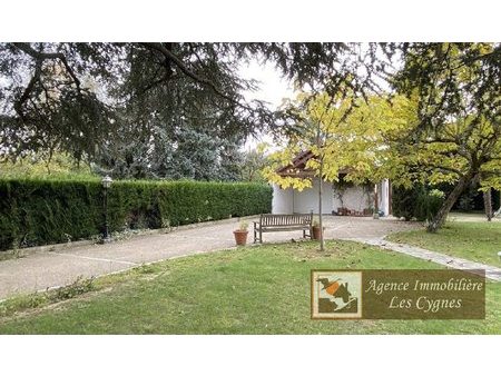 vente terrain 749 m²