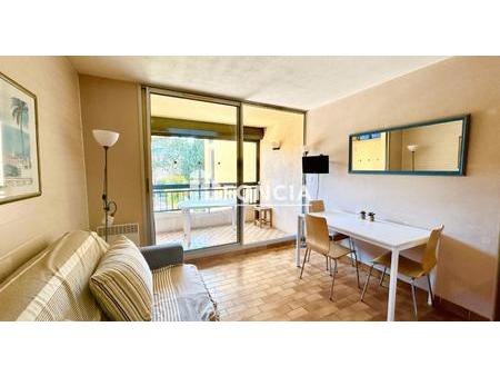 studio cabine + parking privé