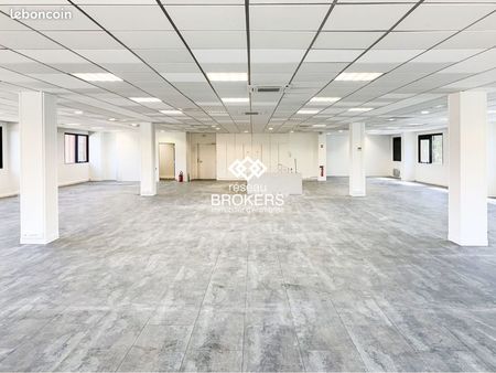 bureaux 455 m² saint-thibault-des-vignes