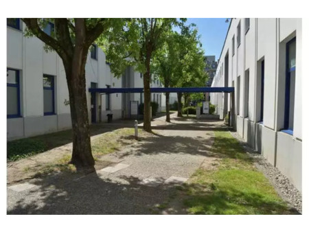 location de bureau de 746 m² à villeurbanne - 69100