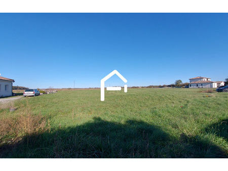 vente terrain 640 m² saint-hilaire (31410)