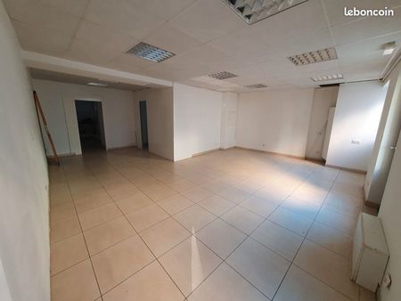 local commercial 57 m²