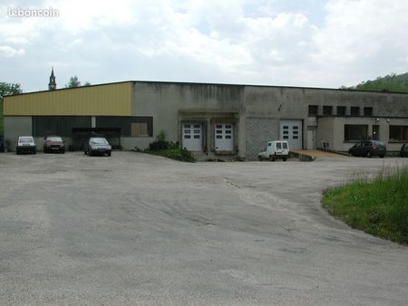 entrepôt 3000 m² nord isère