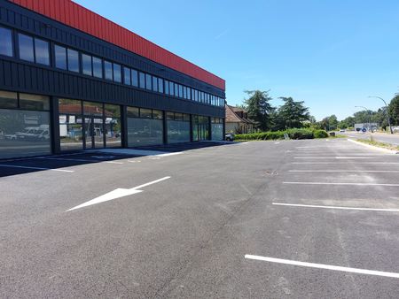 local commercial - 130m² - malemort