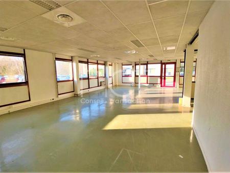 local professionnel - 430m² - meyreuil
