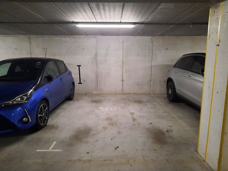 3 places intérieures dans un parking souterrain fermé