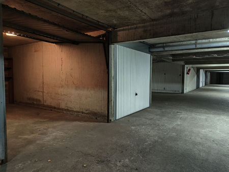 box garage en sous-sol au parc de diane à jouy-en-josas