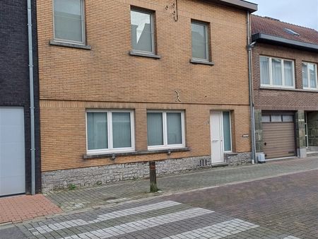 bod aanvaard ruime en gerenoveerde woning met tuin naast het station van nossegem