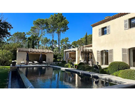 villa avec piscine et terrasse tourrettes (83)