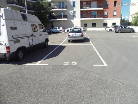 emplacement de parking extérieur à seynod