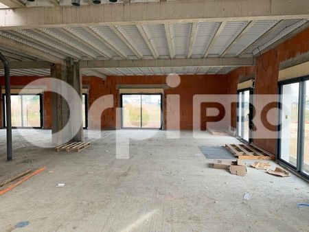 local commercial 197 m²