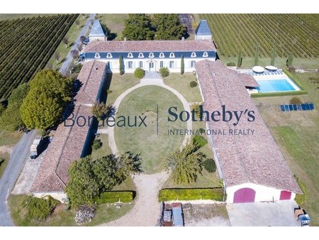 exclusivite - superbe chateau a 30 min de bordeaux - 10 ha rnrnjolie propriété viticole à 