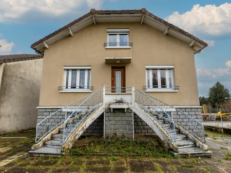 maison saint-priest-taurion 95 m² t-5 à vendre  150 700 €