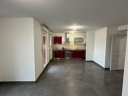 location appartement 3 pièces 69 m²