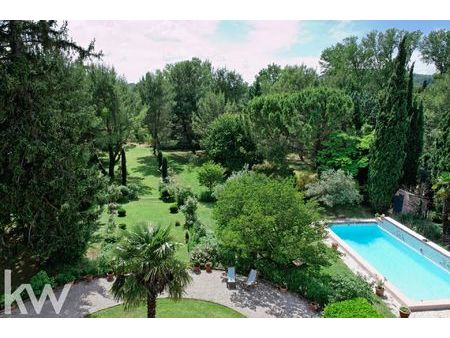 maison d'hôtes (648 m²) en vente à orgon avec parc  piscine 