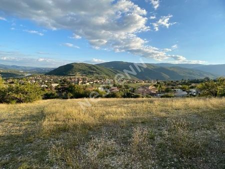 a vendre terrain viabilisé de 530 m² à la vue exceptionnelle à sisteron